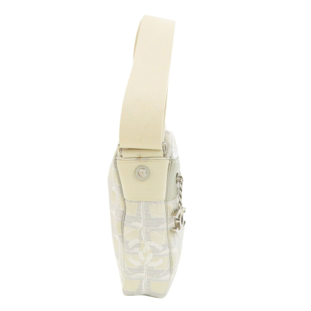CHANEL Cream Shoulder Bag - Picture 3 of 16